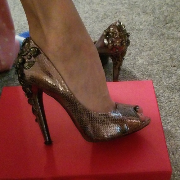 Sam Edelman Shoes - Sam Edelman gunmetal rhinestone heels